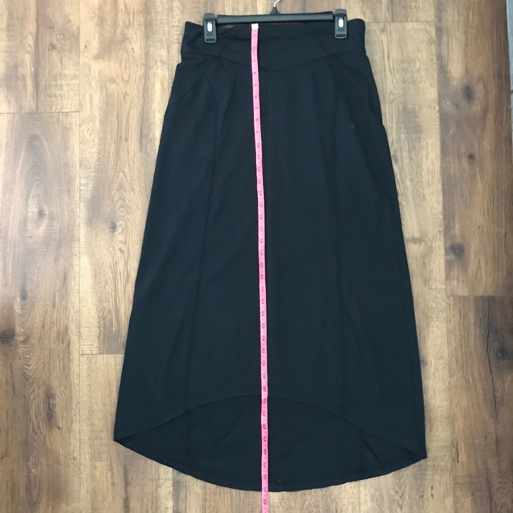 Athleta High low skirt